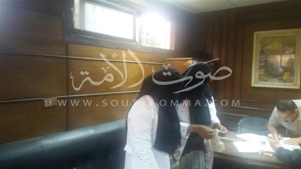 بالصور.. القبض على منتقبتين انتحلت صفة طبيبة بمستشفى بنها الجامعى بالصور.. القبض على منتقبتين انتحلت صفة طبيبة بمستشفى بنها الجامعى