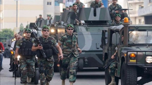 الجيش اللبناني يخلى سبيل عاملين في مطار بيروت