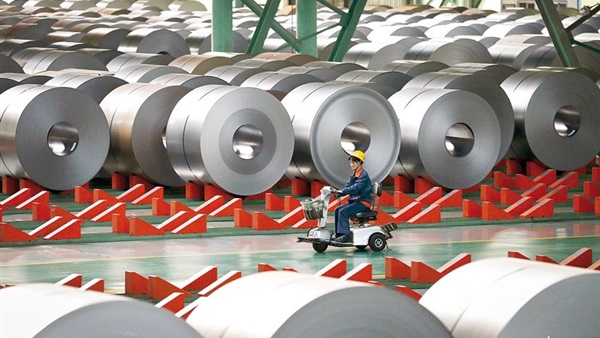 بكين: الإنتاج المفرط من الحديد الصلب أصبح مشكلة عالمية
