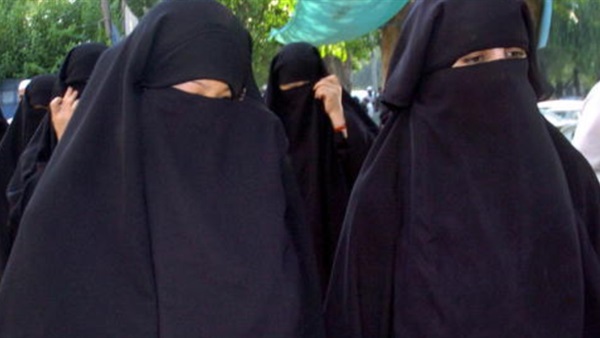 عمدة مدينة بلغارية يطالب بحظر النقاب في مباني الإدارات العامة
