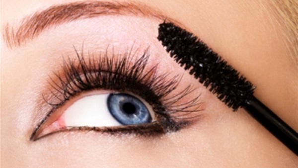 الماسكرا بتسيح.. 4 أسباب وراء حل المشكلة 