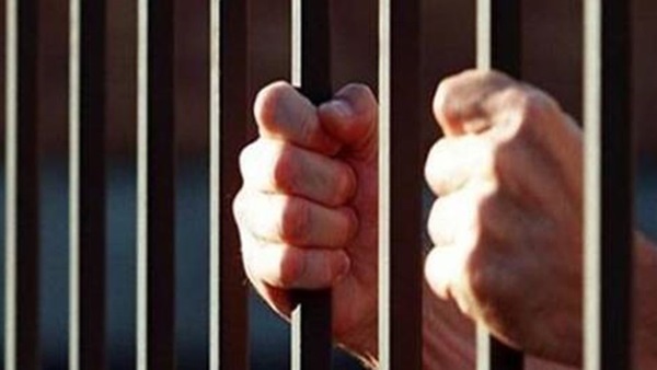 حبس موظفين بالبريد لاستيلائهما على 250 ألف جنيه حبس موظفين بالبريد لاستيلائهما على 250 ألف جنيه