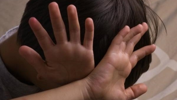 4 علامات تكشف لك حقيقة اغتصاب طفلك 4 علامات تكشف لك حقيقة اغتصاب طفلك