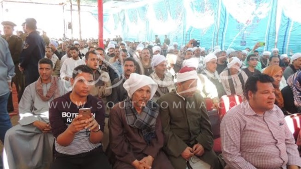 بالصور.. أمن سوهاج ينهى خصومة بين عائلة «العمارنة» بالصور.. أمن سوهاج ينهى خصومة بين عائلة «العمارنة»