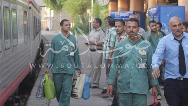 بالصور.. أهالي أسوان يطالبون بتخفيف أسعار قطارات vip بالصور.. أهالي أسوان يطالبون بتخفيف أسعار قطارات vip