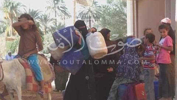 أهالى قرى الفيوم يخاطبون المحافظ لحل أزمة إنقطاع المياة أهالى قرى الفيوم يخاطبون المحافظ لحل أزمة إنقطاع المياة