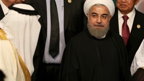بالصور.. الملك سلمان يتجاهل مصافحة الرئيس الأيراني بالصور.. الملك سلمان يتجاهل مصافحة الرئيس الأيراني