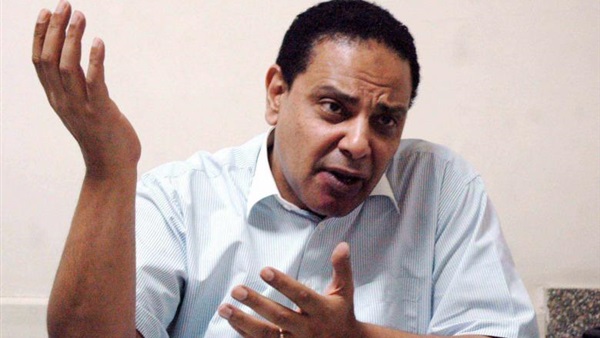 علاء الأسواني: متضامن مع مظاهرات «الأرض هي العرض» علاء الأسواني: متضامن مع مظاهرات «الأرض هي العرض»
