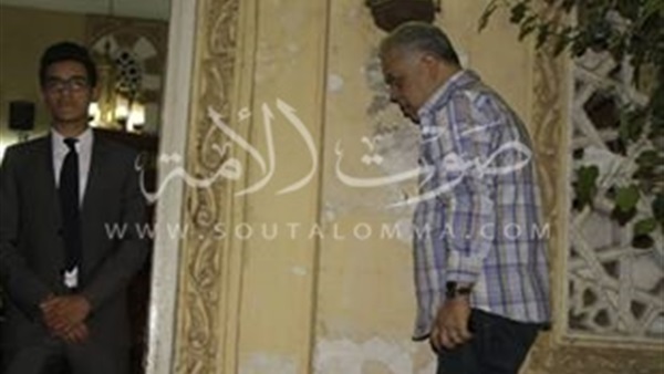 «أشرف ذكي» أول الحاضرين بعزاء «سيد زيان» «أشرف ذكي» أول الحاضرين بعزاء «سيد زيان»