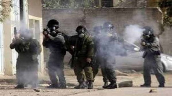 إصابة 10 فلسطينيين بمواجهات مع جيش الإحتلال بغزة إصابة 10 فلسطينيين بمواجهات مع جيش الإحتلال بغزة