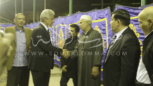 وصول عدد من نجوم الإعلام بعزاء «سيد زيان» وصول عدد من نجوم الإعلام بعزاء «سيد زيان»