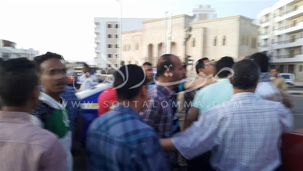 بالصور.. لحظة القبض على متظاهرى«جمعة الأرض» بالغردقة بالصور.. لحظة القبض على متظاهرى«جمعة الأرض» بالغردقة