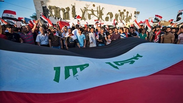 آلاف العراقيين يتظاهرون بساحة التحرير ببغداد آلاف العراقيين يتظاهرون بساحة التحرير ببغداد