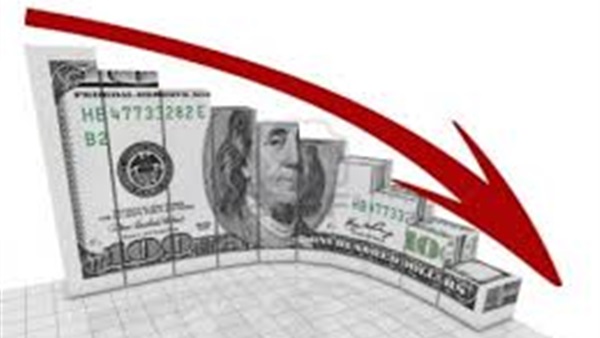 انخفاض سعر الدولار وتراجع المخزون الأمريكي يسهم بدعم أسعار النفط انخفاض سعر الدولار وتراجع المخزون الأمريكي يسهم بدعم أسعار النفط