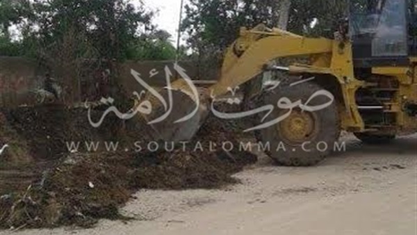 بالصور.. حملة نظافة مكبرة وتمهيد طريق قري «الحسينية»