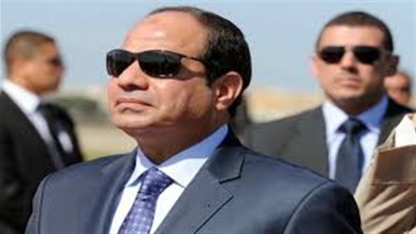 بالفيديو.. «السيسي» و«أولاند» يسنعرضان حرس الشرف