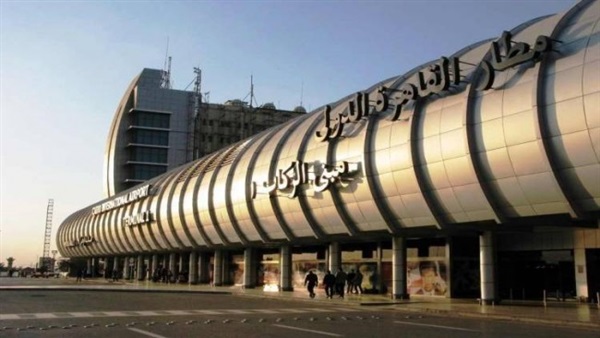 نائب رئيس المحكمة الدستورية الإماراتية يصل إلى القاهرة