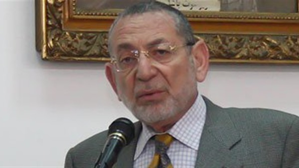 القيعي يعتذر عن لجنة التعاقدات بالأهلى بسبب «بيسيرو» القيعي يعتذر عن لجنة التعاقدات بالأهلى بسبب «بيسيرو»
