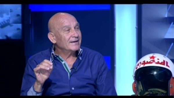 خبير عسكري يغازل الإعلامية إنجي أنور خبير عسكري يغازل الإعلامية إنجي أنور