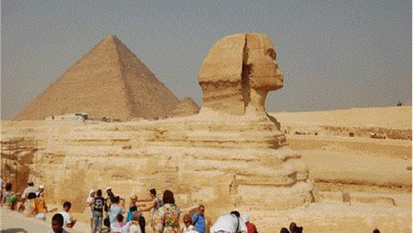 الأهرامات تستقبل المصريين والأجانب بالمجان احتفالا باليوم العالمي للتراث