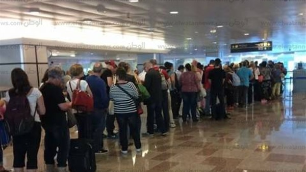 وفد روسي يتفقد إجراءات التأمين بمطار الغردقة وفد روسي يتفقد إجراءات التأمين بمطار الغردقة