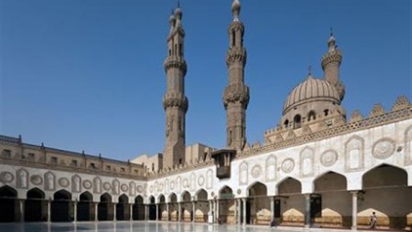 الجامع الأزهر يخصص 5 مترجمين للغة الإشارة لمخاطبة ضعاف السمع الجامع الأزهر يخصص 5 مترجمين للغة الإشارة لمخاطبة ضعاف السمع