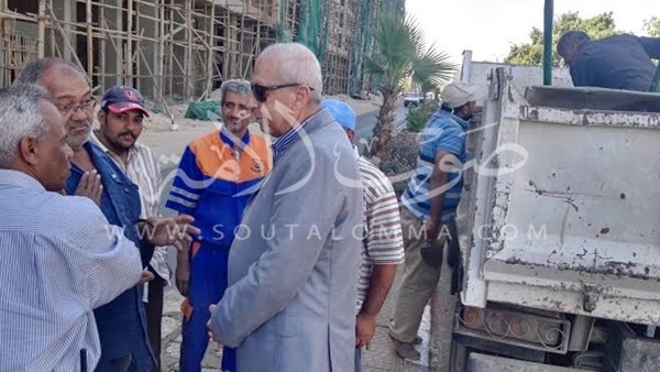 بالصور.. «حجازي» في جولة مفاجئة بشوارع أسوان بالصور.. «حجازي» في جولة مفاجئة بشوارع أسوان