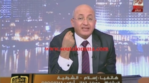 بالفيديو.. خناقة بين سيد علي و متصل بسبب «النقاب»