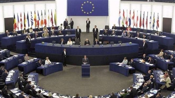 الاتحاد الأوروبي يعد بمراجعة العقوبات على معرقلي حكومة الوفاق الليبي