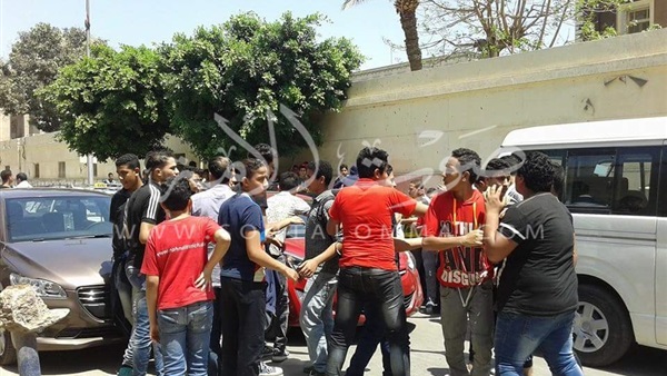 بالصور.. وقفة احتجاجية لطلاب التعليم الفني أمام «التربية والتعليم» بالصور.. وقفة احتجاجية لطلاب التعليم الفني أمام «التربية والتعليم»