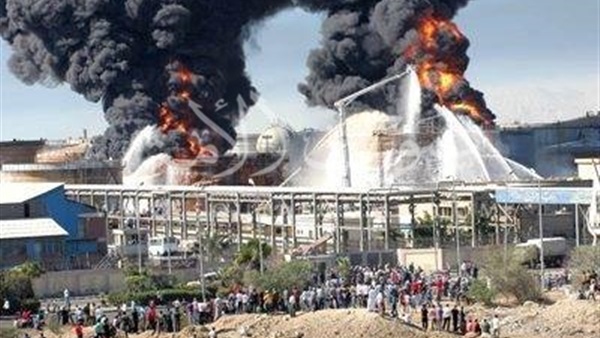 بالصور.. السيطرة على حريق بشركة بترول بالإسكندرية