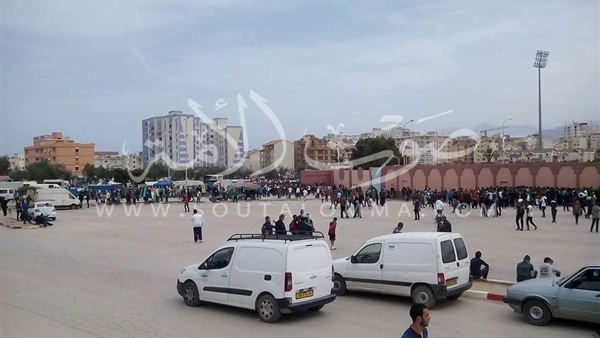 بالصور.. استمرار توافد جماهير بجاية إلى استاد «الوحدة» بالصور.. استمرار توافد جماهير بجاية إلى استاد «الوحدة»