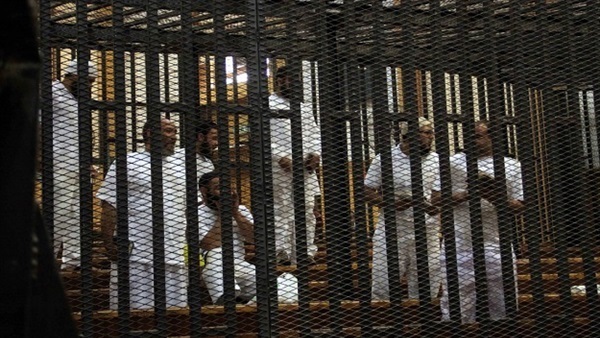 جنايات السويس تؤجل محاكمة 19 إخوانيا إلى أغسطس القادم