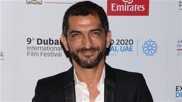 بالفيديو.. عمرو واكد يصل عرض «هبيتا» بسيارة نصف نقل بالفيديو.. عمرو واكد يصل عرض «هبيتا» بسيارة نصف نقل