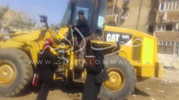 بالصور.. إزالة العشوائيات بسوق السلام ببورسعيد بالصور.. إزالة العشوائيات بسوق السلام ببورسعيد