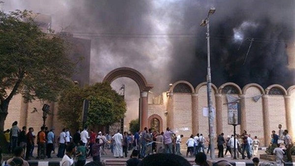 «الحملب» يتفقد حريق كنيسة ماري جرجس بالأقصر 