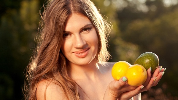 5 طرق لتفادى اسمرار الرقبة بأستخدام «الليمون» 