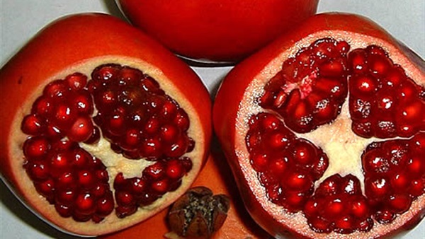 3 فواكهة لعلاج «الدوالى» بسهولة 