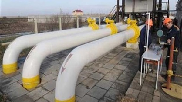 البترول : توصيل الغاز الطبيعى لـ30 ألف وحدة سكنية في مدينة قنا البترول : توصيل الغاز الطبيعى لـ30 ألف وحدة سكنية في مدينة قنا