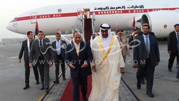 بالصور.. السيسي يستقبل ولي عهد أبوظبي في مطار القاهرة بالصور.. السيسي يستقبل ولي عهد أبوظبي في مطار القاهرة