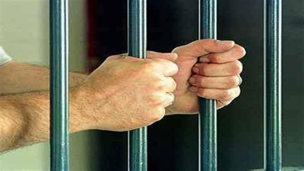 حبس المتهم بقتل والده والتمثيل بجثته فى امبابة 4 أيام حبس المتهم بقتل والده والتمثيل بجثته فى امبابة 4 أيام