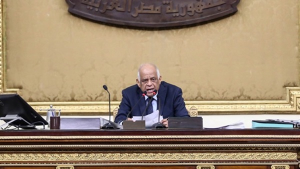 «عبد العال» يهنىء العمال