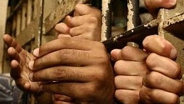 نيابة شبرا تقرر حبس 3 نشطاء وإستعجال ضبط عمرو بدر