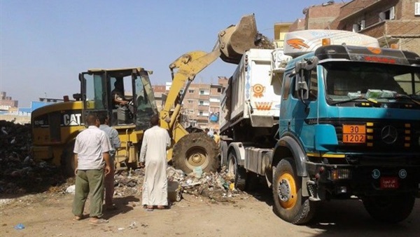 رفع 400 طن قمامة من قرى شبين القناطر رفع 400 طن قمامة من قرى شبين القناطر