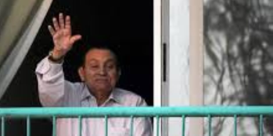 وفاة مبارك.. أخبار متجددة وعلاء يلتزم الصمت وفريد الديب ينفي