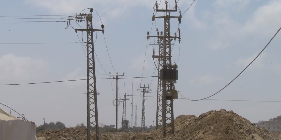 عودة التيار الكهربائي لمدينتى رفح والشيخ زويد بعد انقطاع شهرين في شمال سيناء 