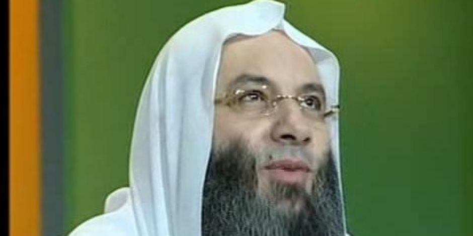 الشيخ محمد حسان يتعرض لوعكة صحية ونقله للمستشفى