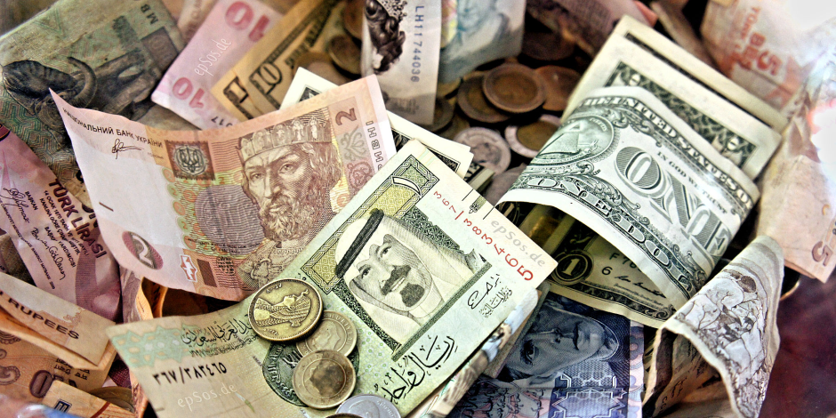 أسعار صرف العملات الأجنبية بالجمارك من يوم 1 وحتى 30 أبريل 