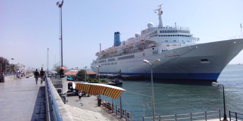 اقتصادية قناة السويس":  موانئ بورسعيد والسخنة تسجل 40 سفينة