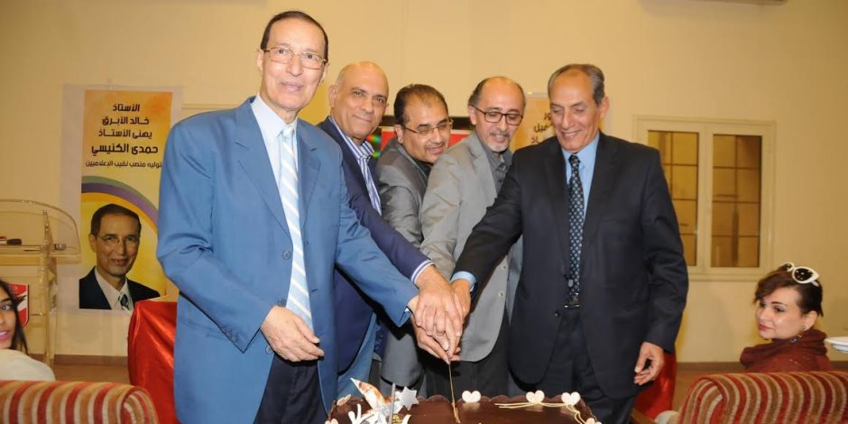 بالصور.. الأهلي يكرِّم نقيب الإعلاميين بالصور.. الأهلي يكرِّم نقيب الإعلاميين